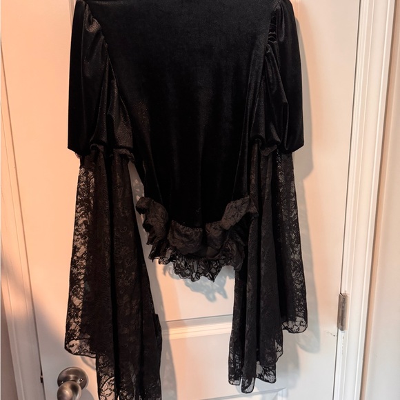 NWT ROMWE Black Lace Detail Top - Picture 2 of 6